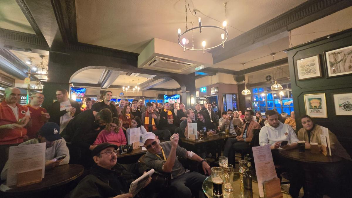 AS-Roma-Club-London-Lupi-di-Londra-Roma-Milan-UEL-18-04-2024-02