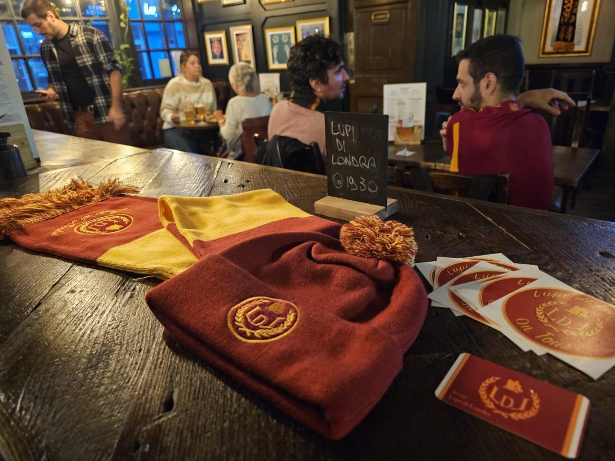 Roma - Empoli AS Roma Club Londra Fitzrovia Pub 17 / 09 / 2023