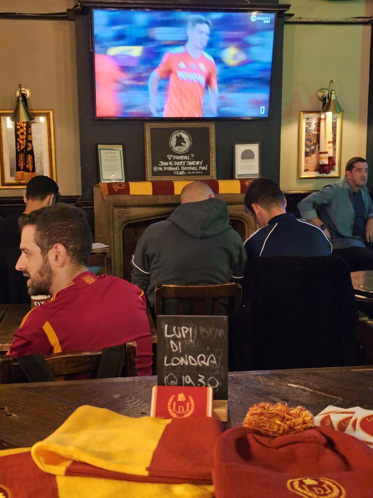 Roma - Empoli AS Roma Club Londra Fitzrovia Pub 17 / 09 / 2023