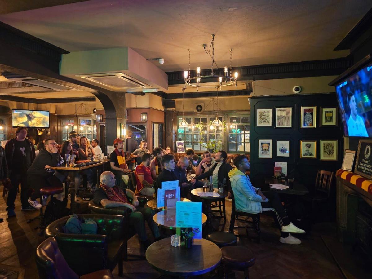 Roma - Empoli AS Roma Club Londra Fitzrovia Pub 17 / 09 / 2023