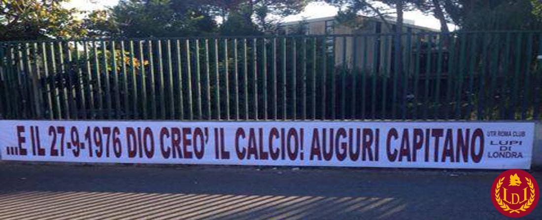 Il nostro omaggio portato a Trigoria  per i 20 anni di Roma del nostro Capitano!